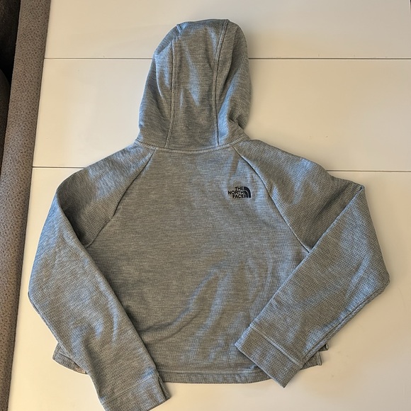Cropped Gray North Face Hoodie - Picture 5 of 5